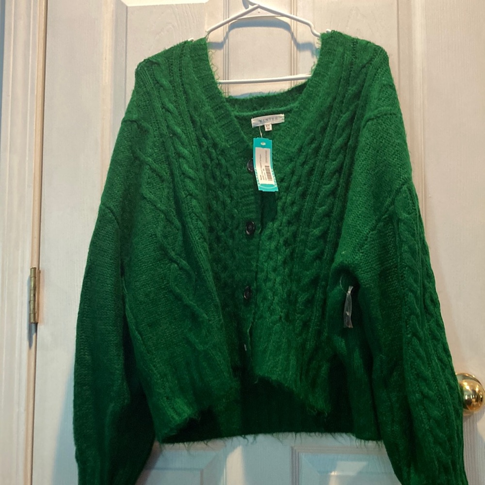 Wynter - Jayella V Neck Cropped Cardigan